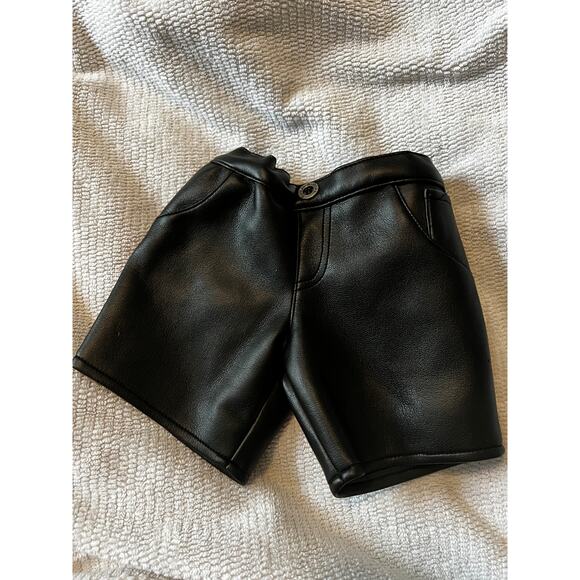 Build A Bear Workshop Faux Leather Elastic Waist Casual Bear Black Shorts - Picture 1 of 9
